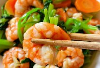 #给年味整点鲜的#芹菜炒虾仁，低脂鲜美又营养！的做法
