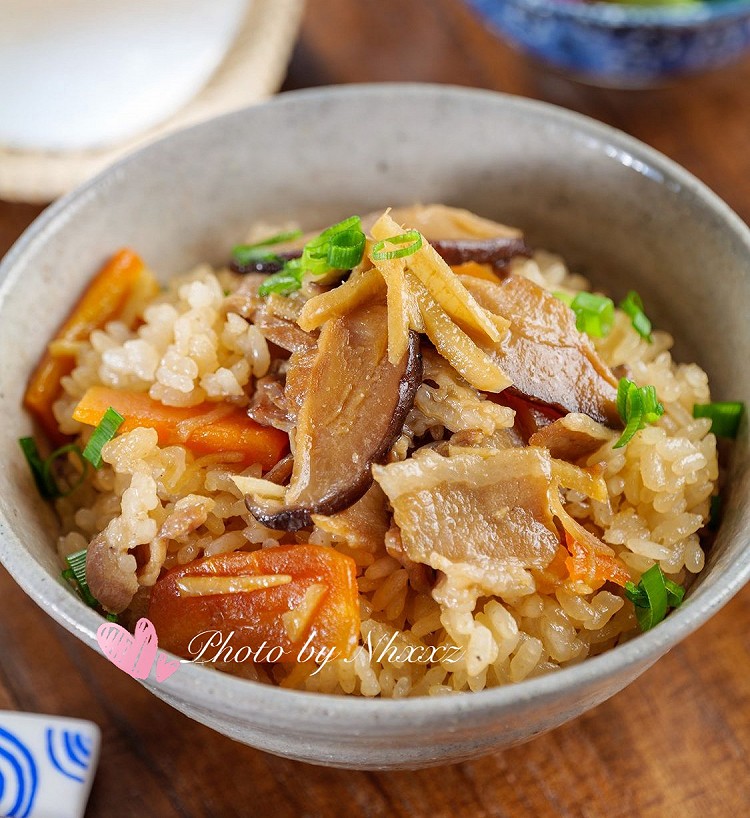香菇猪肉焖饭的做法