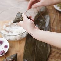 节日美食|简单容易学会的四角粽的做法图解3
