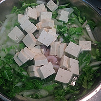 白菜虾仁豆腐煲的做法图解3