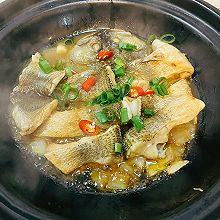 砂锅焗鲈鱼—鱼肉鲜嫩爽滑美味