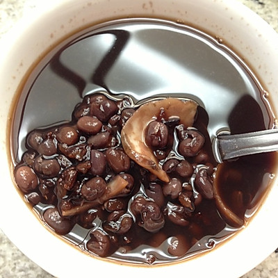 黑米红豆百合粥--简单养生营养早餐