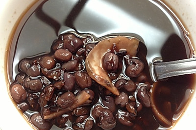 黑米红豆百合粥--简单养生营养早餐