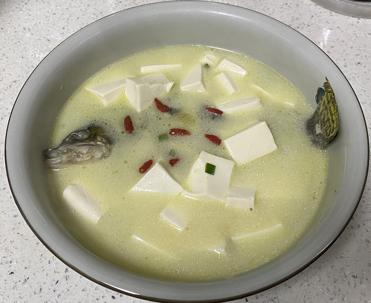 桂鱼豆腐汤-汤白味美的做法