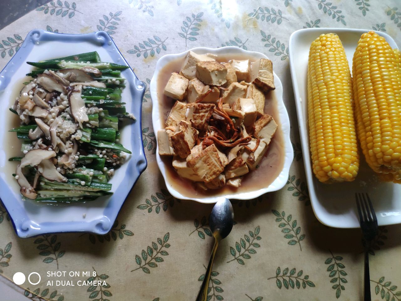 糯米排骨蒸玉米,糯米排骨蒸玉米的家常做法 - 美食杰糯米排骨蒸玉米做法大全