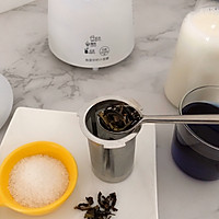 清新的蝶豆花奶茶的做法图解2