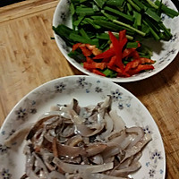 韭菜炒鲜鱿的做法图解2