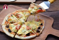 #安佳马苏里拉芝士挑战赛# 赤松茸秋葵脆底披萨的做法