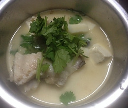 川芎山药豆腐鱼头汤的做法