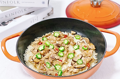 鸡腿煲仔饭