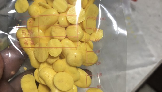 蛋黄溶豆