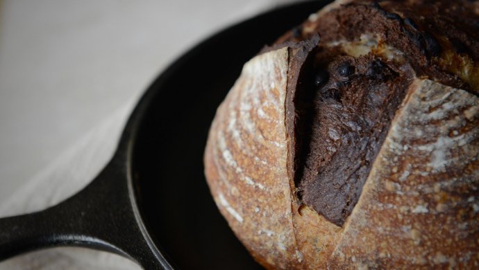 《割口发烧友的面包》— 巧克力豆大理石乡村面包