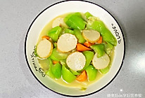 【孕妇食谱】丝瓜烩鱼饼，甜鲜美味，低脂又营养～的做法