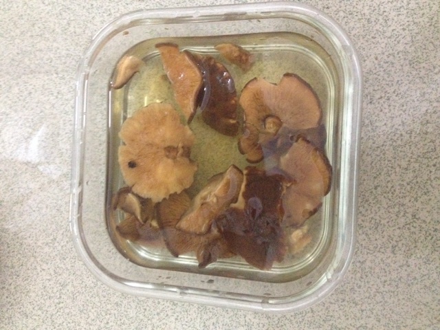 牛肉香菇酱的做法图解2