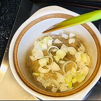 酸酸甜甜，汤汁浓郁，一口爆汁的番茄牛腩煲的做法图解7