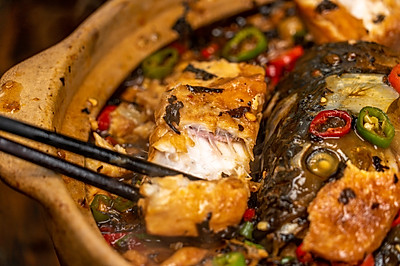 砂锅鱼肉豆腐煲，湖南紫苏配鱼肉，肉嫩汤鲜