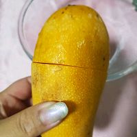 港式甜品杨枝甘露的做法图解2