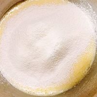 #精品菜谱挑战赛#7寸中空戚风蛋糕（新手零失败）的做法图解7