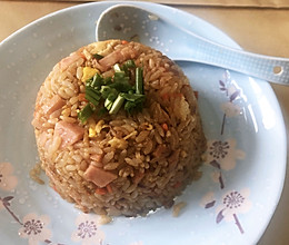 狮家美味酱油炒饭的做法