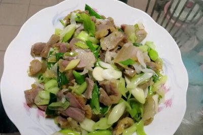 蒜苗腊肉