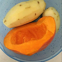 南瓜炖土豆的做法图解1