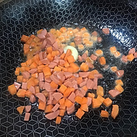 火腿豌豆胡萝卜的做法图解3
