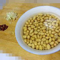 泡饭神器——雪菜黄豆的做法图解1