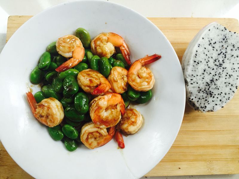 Fried shrimps with healthy broad bean+