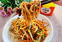 六月香灵魂炸酱面的做法