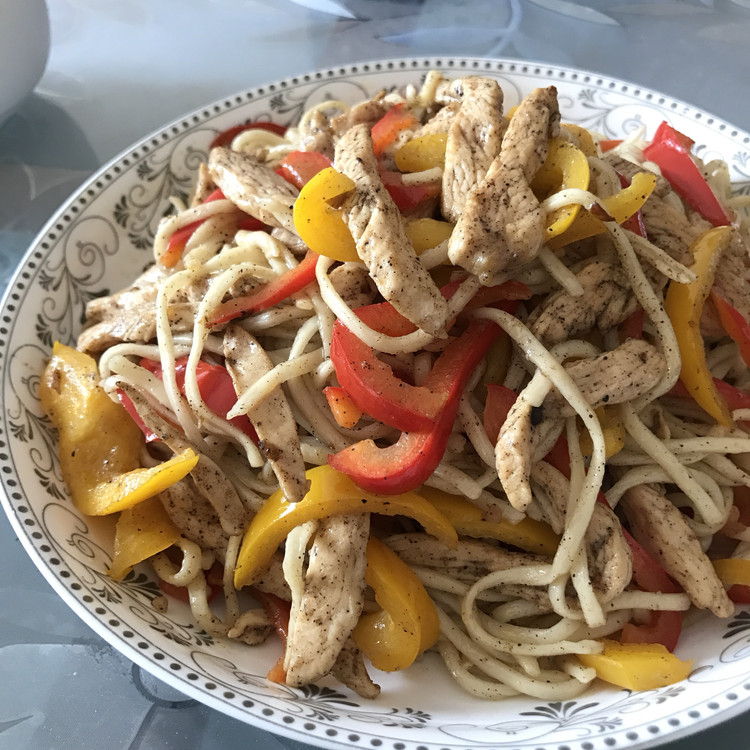 鸡丝炒面的做法