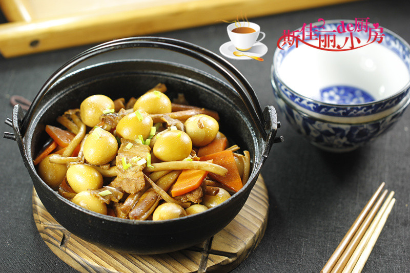 Braised quail eggs with tea tree mushroom