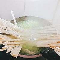 #让每餐蔬菜都营养美味#鲜鸡汁牛肉炒面的做法图解2