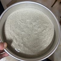 黑芝麻蛋糕（8寸）的做法图解3