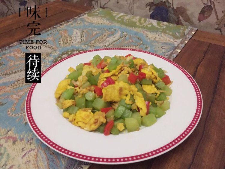 颜与味的完美组合--莴笋炒蛋的做法