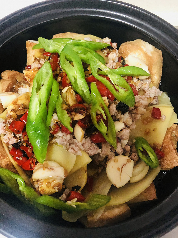 带饭族的快手菜—豆腐土豆肉沫煲的做法
