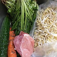 凉拌菠菜豆芽的做法图解1