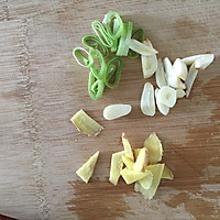 鸡翅根炖土豆的做法图解1
