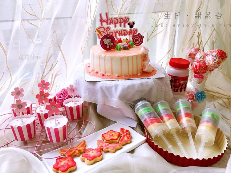 粉嫩生日甜品台的做法