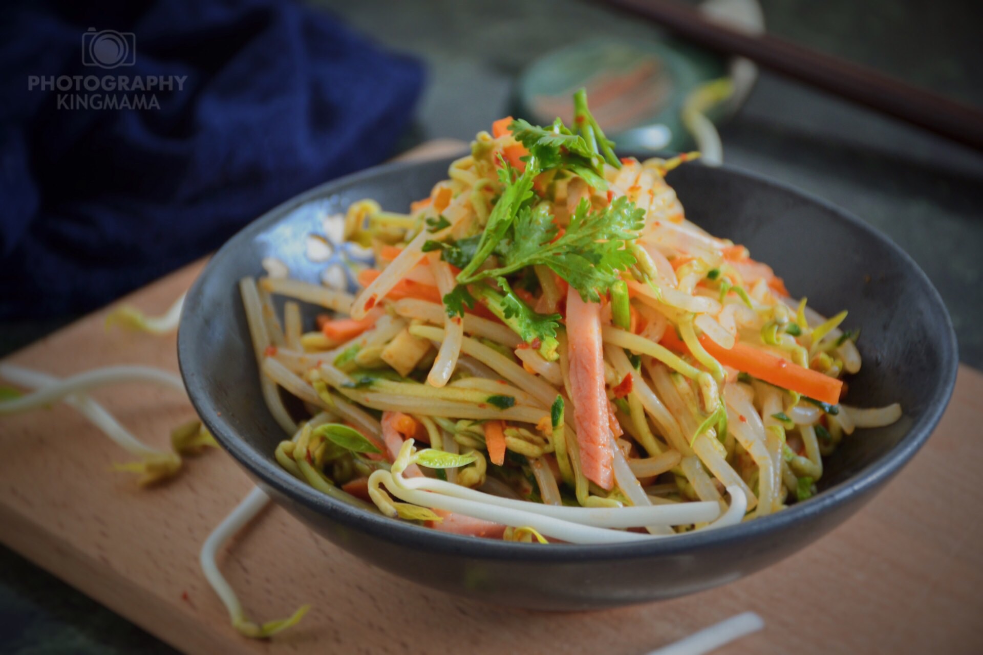 Bean sprouts in cold sauce