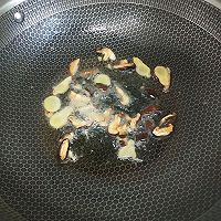 养气补血的营养粥:鸽子排骨红米粥的做法图解7
