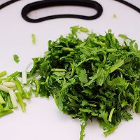 #多力金牌大厨带回家-上海站#豆渣茼蒿虾仁小豆沫的做法图解3