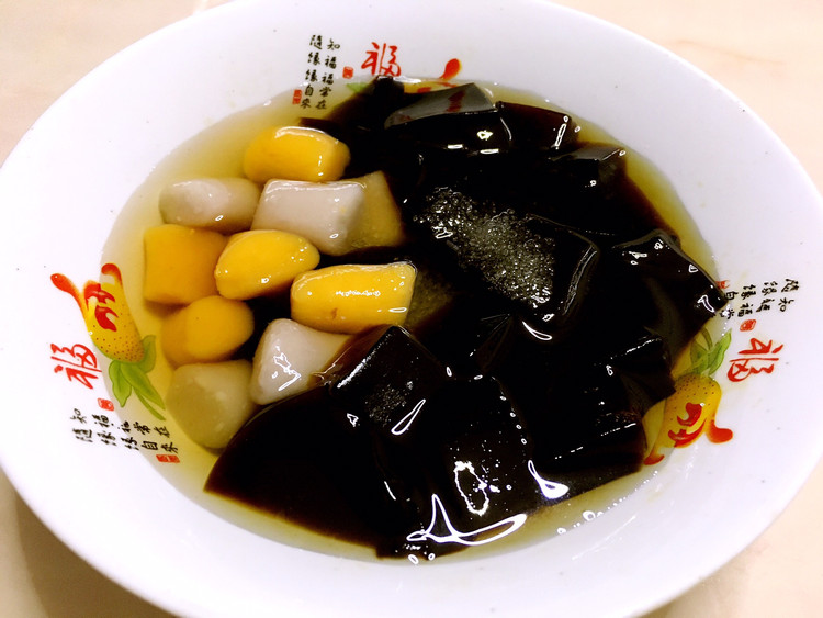 芋圆仙草糖水的做法