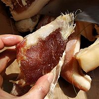 咸肉菌菇炖豆腐的做法图解3