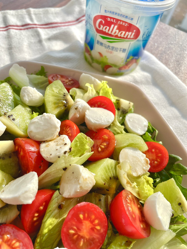 10分钟马苏里拉蜂蜜蔬果沙拉