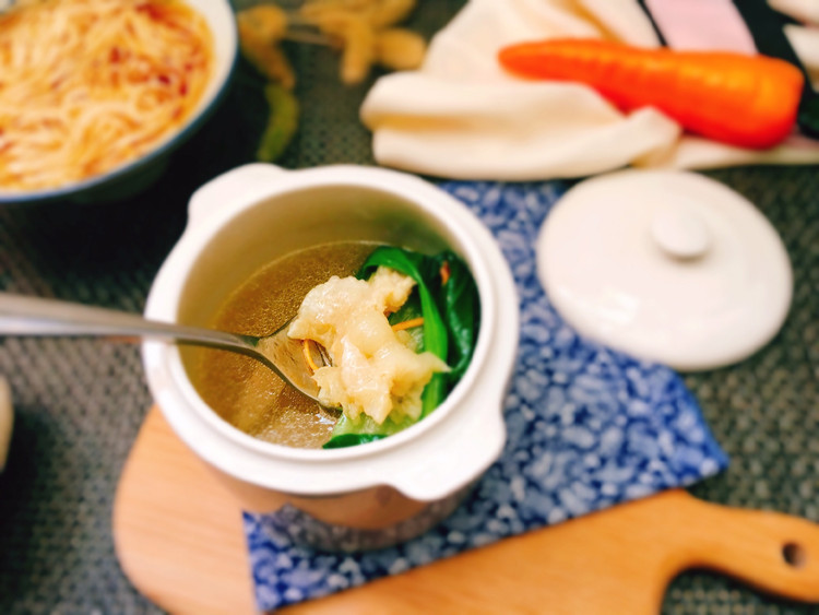 虫草花鱼胶鸡汤的做法