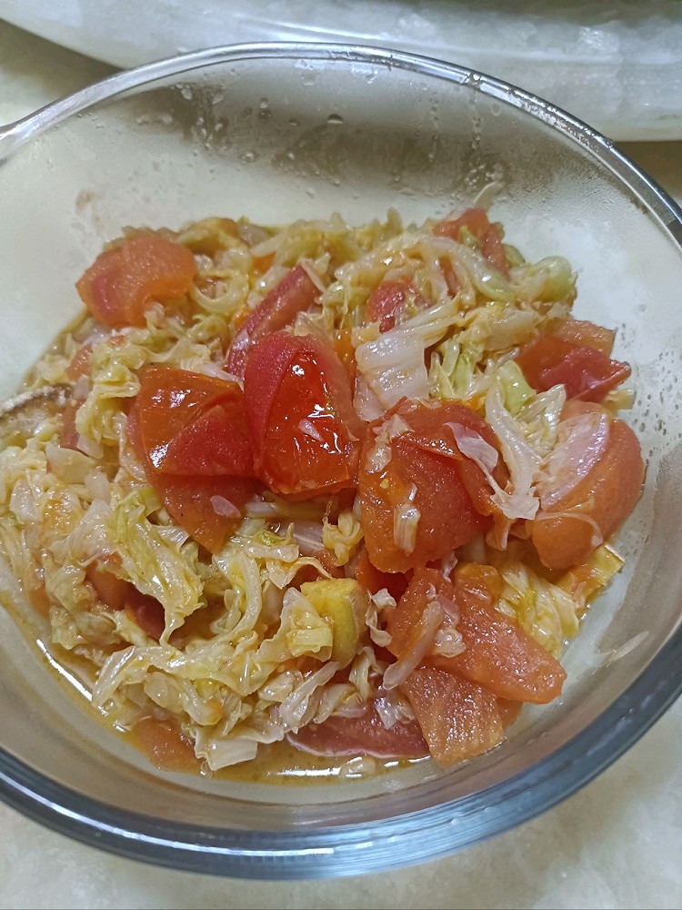 西红柿卷心菜的做法