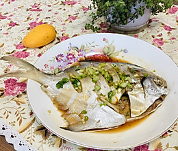 鲜嫩美味蒸鲳鱼的做法