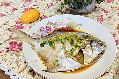 鲜嫩美味蒸鲳鱼