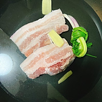 干煸五花肉花菜的做法图解2