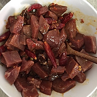 麻辣牛肉粒#美的聪明火微波炉#的做法图解2